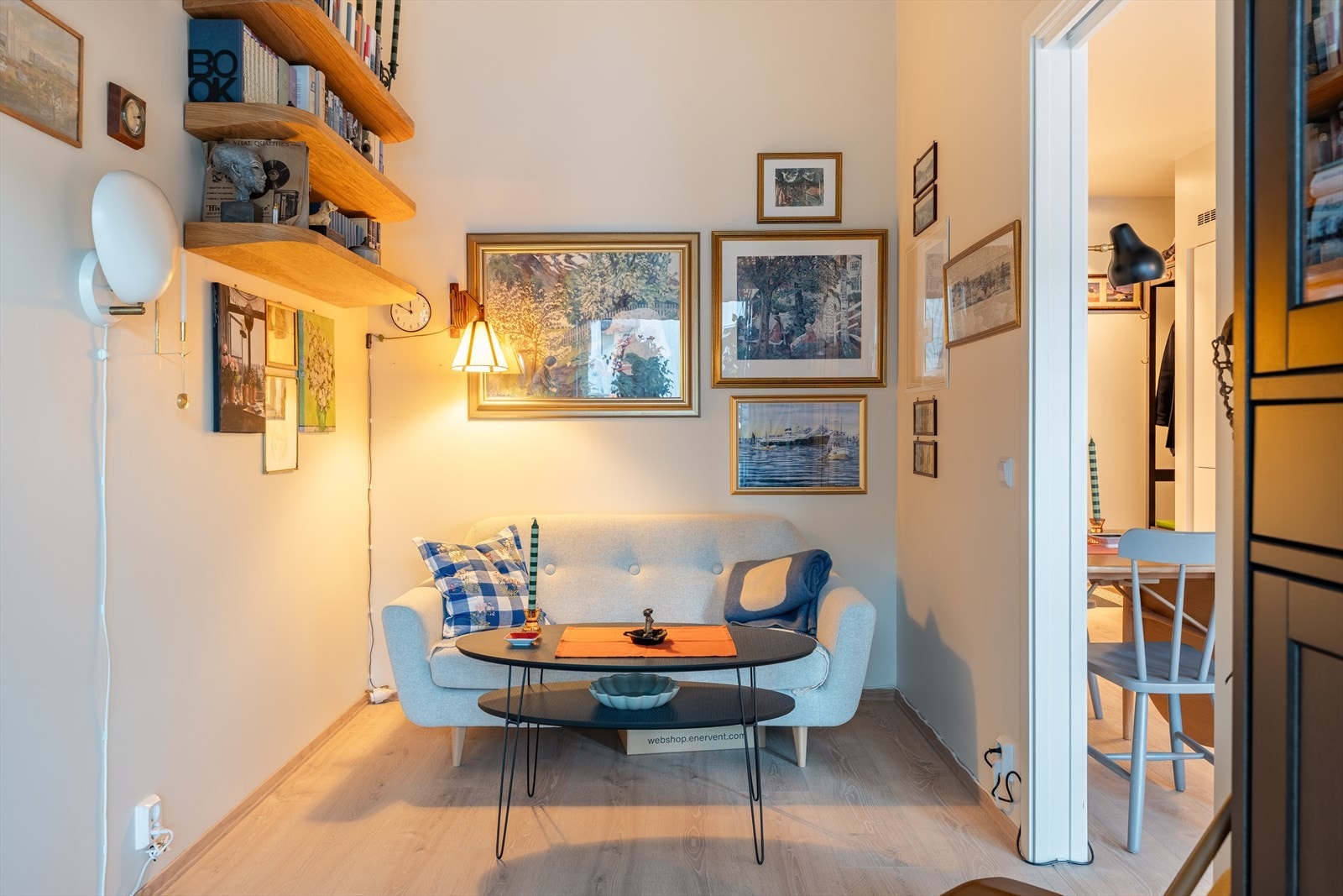 Det største soverommet blir i dag benyttet som en ekstra stue. Galleribilde