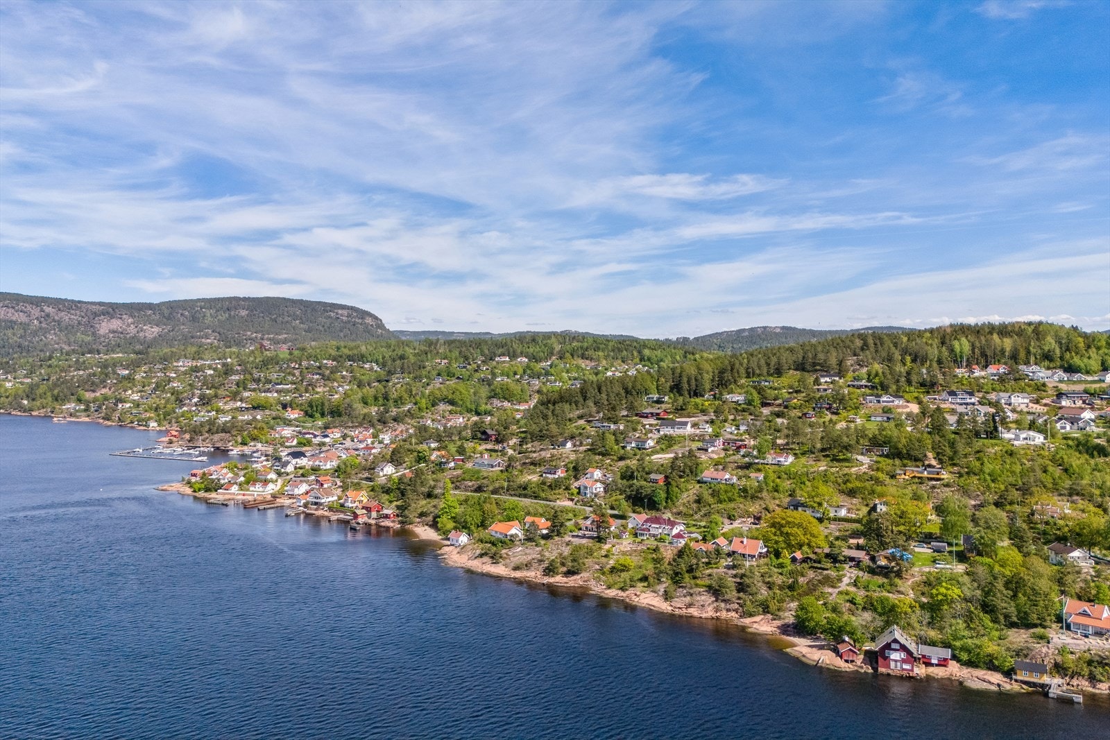 Fine svaberg, båthavner og sandstrender preger området. Galleribilde