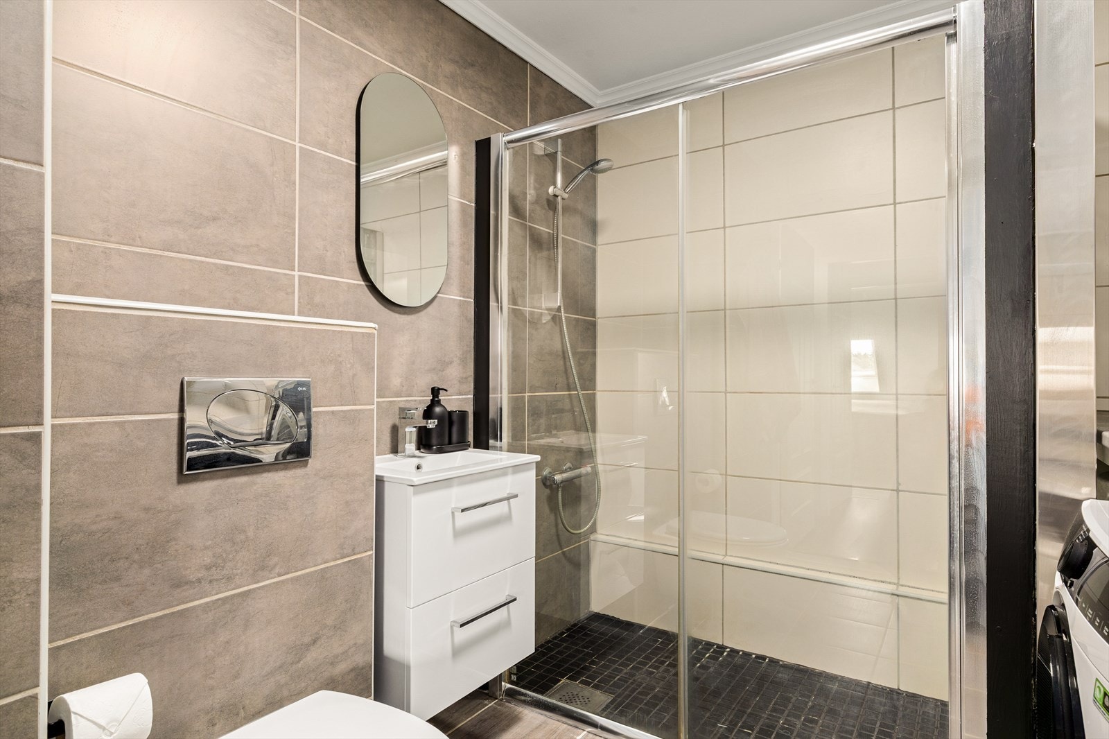 Bad/vaskerom har en meget god størrelse. Galleribilde