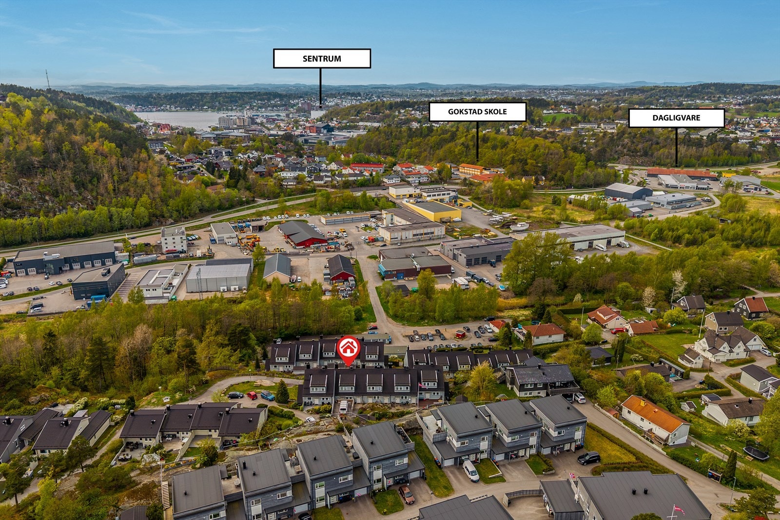 Kort avstand til sentrum, skoler matbutikker etc. Galleribilde