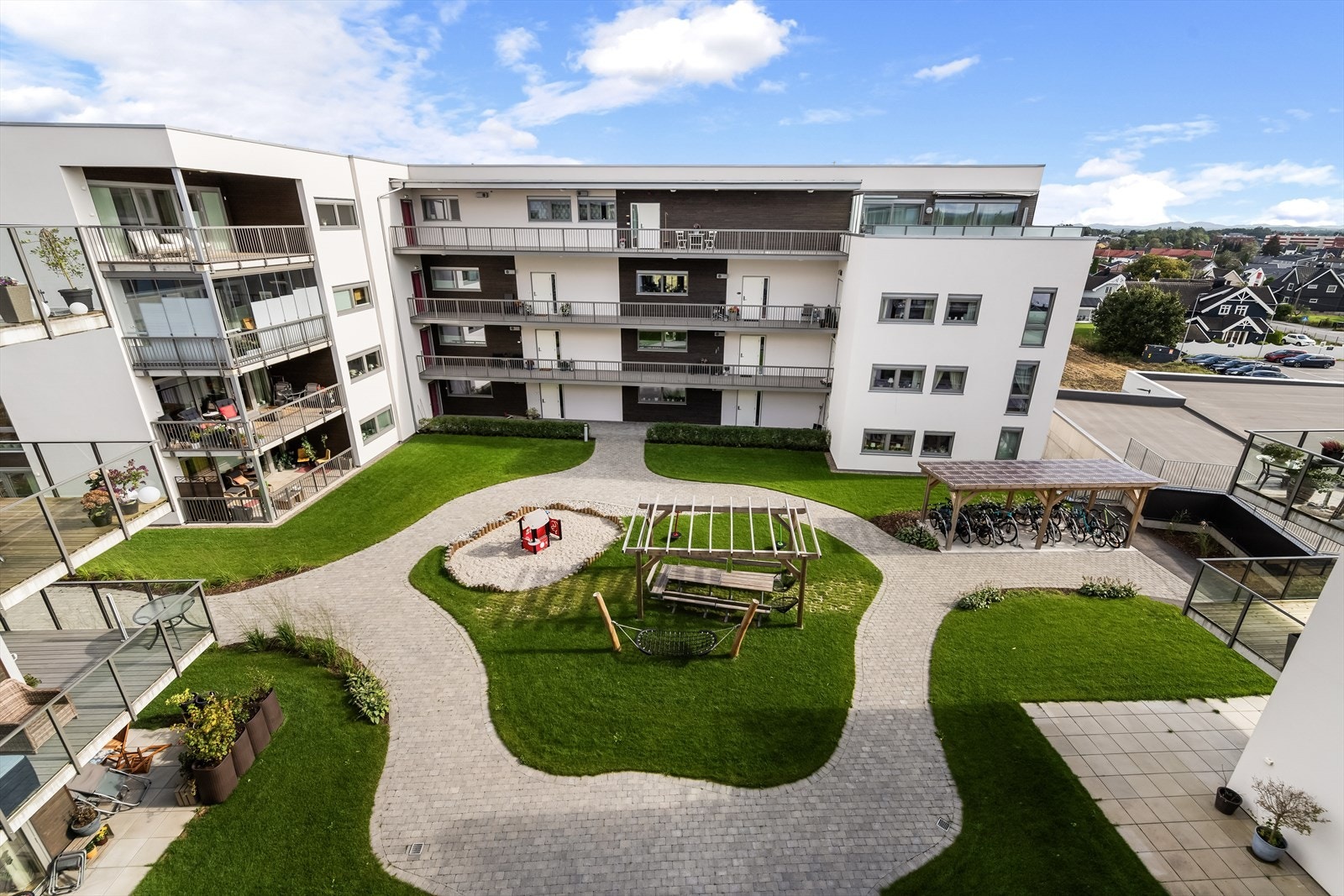 VELKOMMEN TIL MOVEIEN 113B Galleribilde