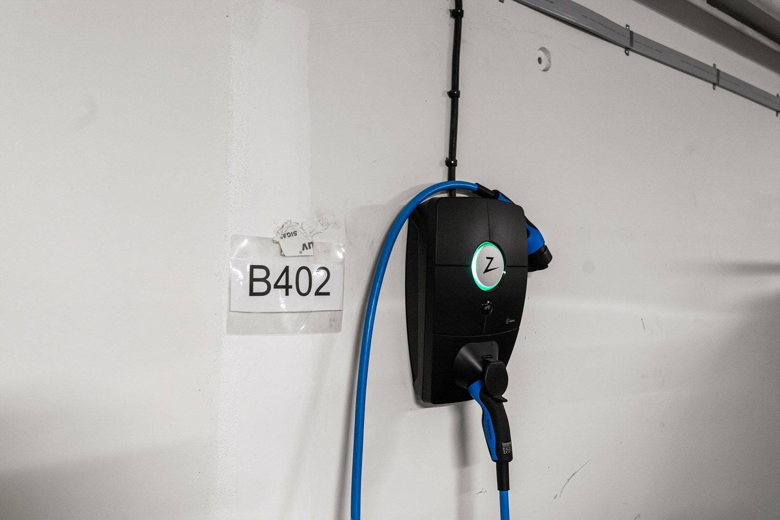 ... og ja, det er elbillader her Galleribilde