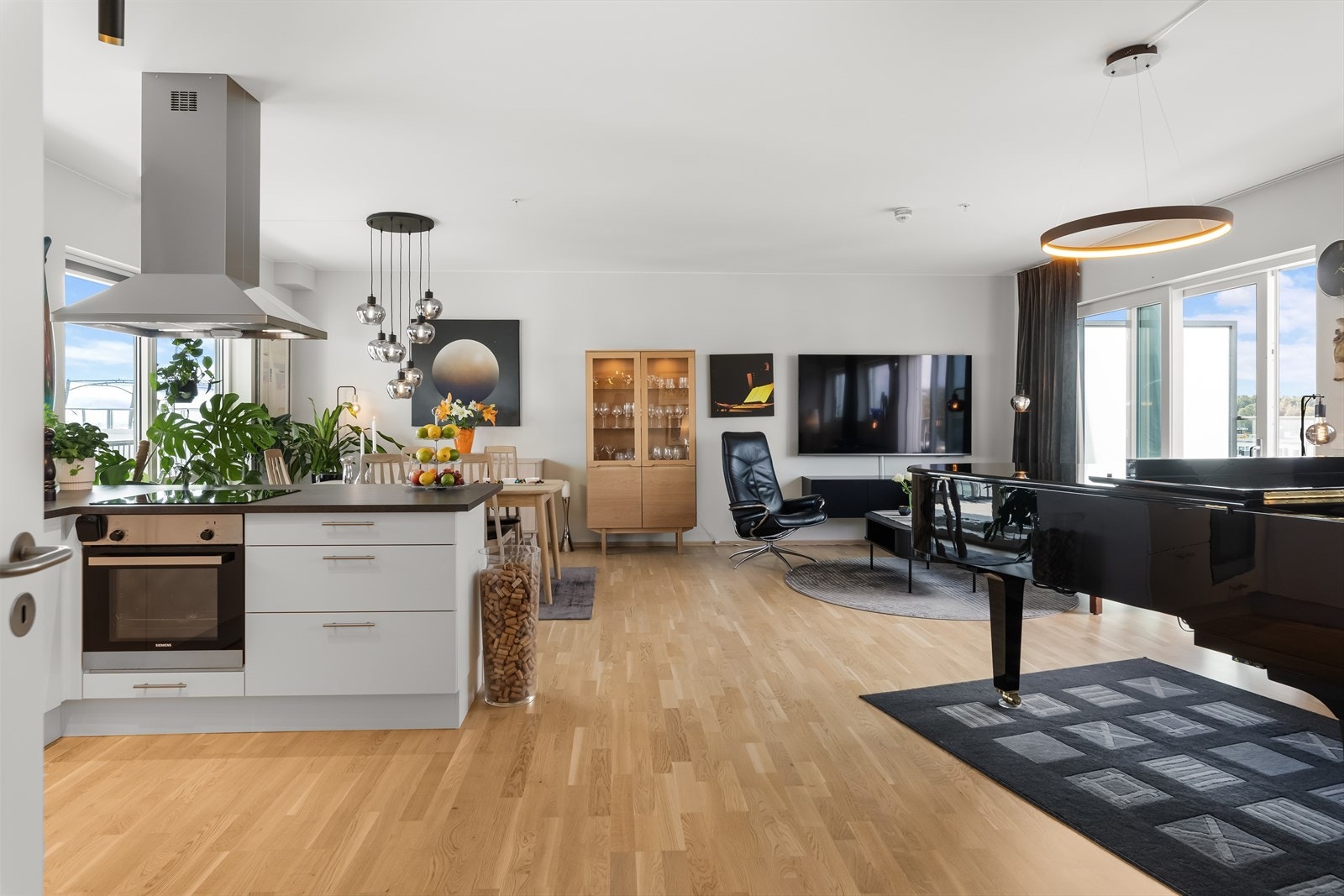 Tilbake inn på kjøkkenet etter en tur i sola Galleribilde