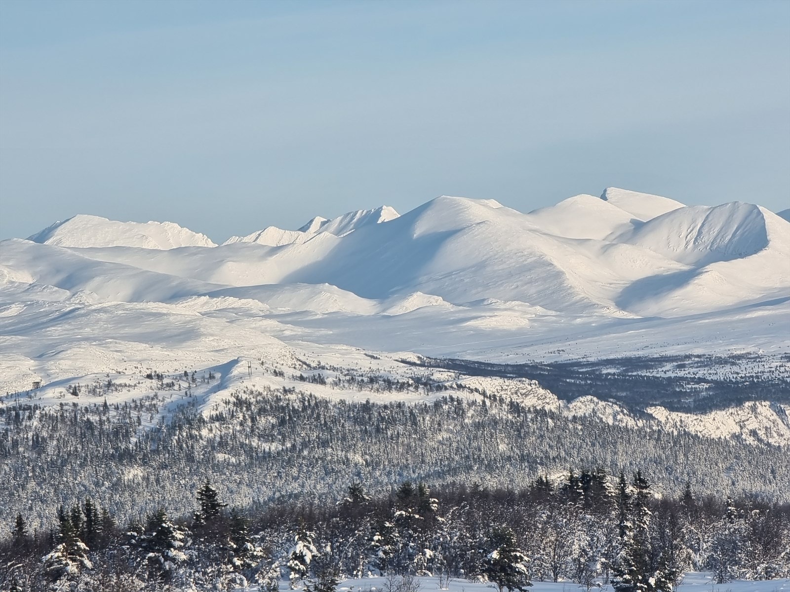 Fjellheimen som er synlig fra nærområdet. Galleribilde