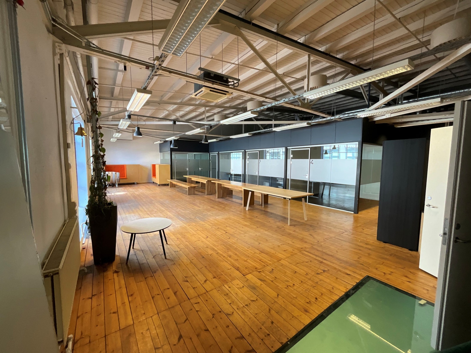 Kontorfellesskap Galleribilde