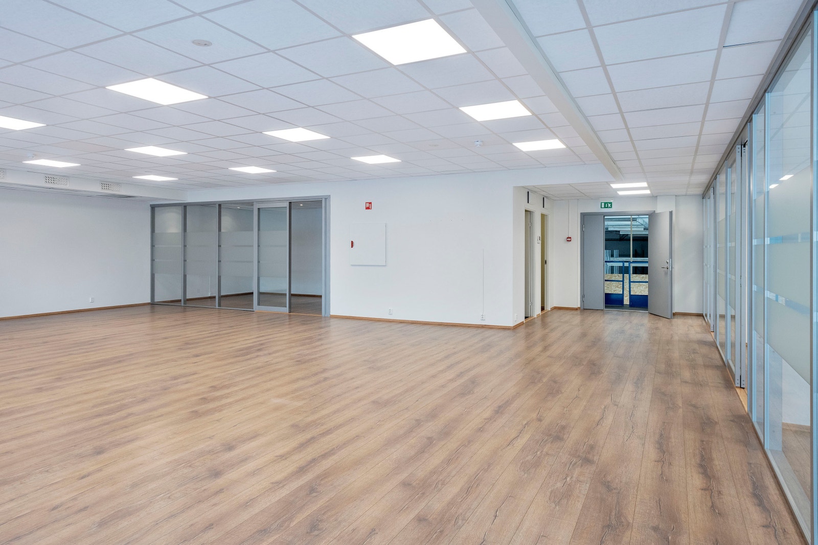 Kontorlokalene har direkteadkomst via trapp, til tilstøtende lagerareal på 520 kvm Galleribilde