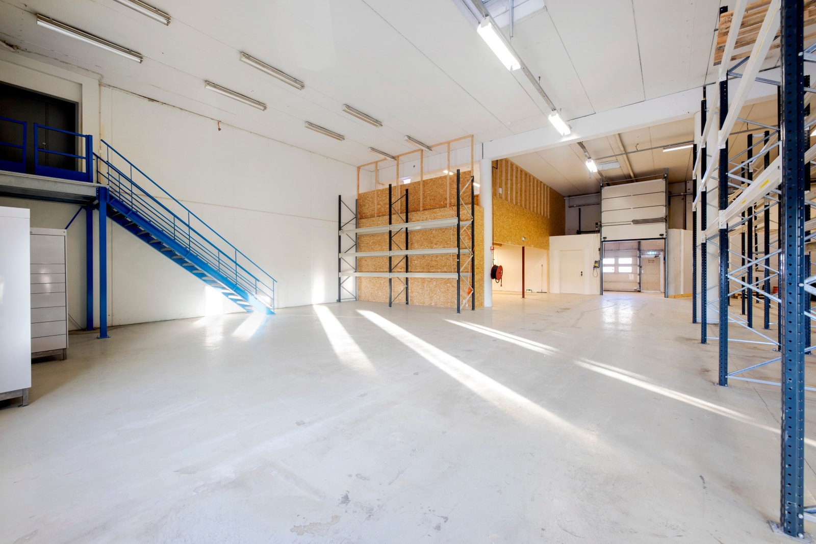 Høytlager II. Direkte adkomst til kontorene. Galleribilde