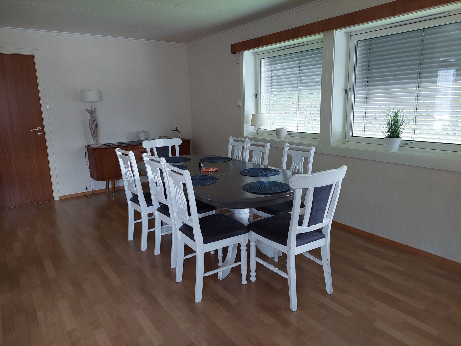 Stove (og dør til kjøkken), 2. etasje Galleribilde