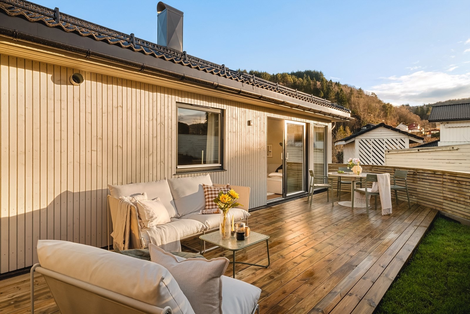 Den perfekte plassen for å lene seg tilbake etter hektiske arbeidsdager. Galleribilde