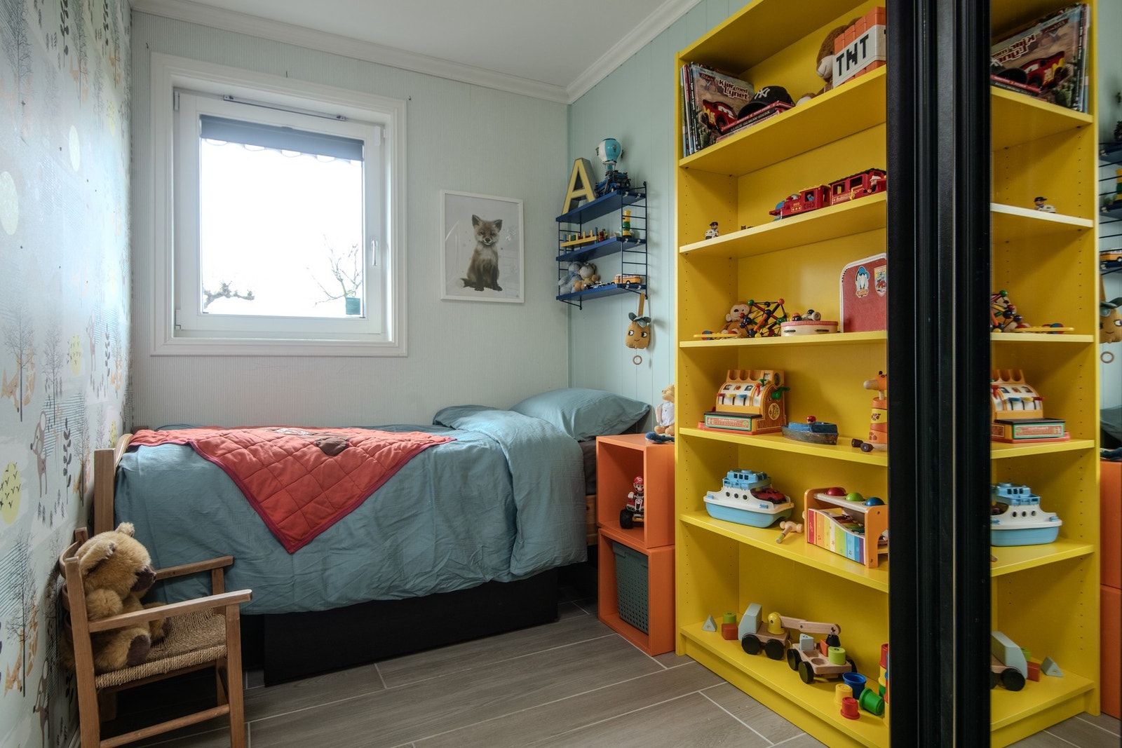 Det er skyvedørsgarderobe på alle soverommene. Galleribilde