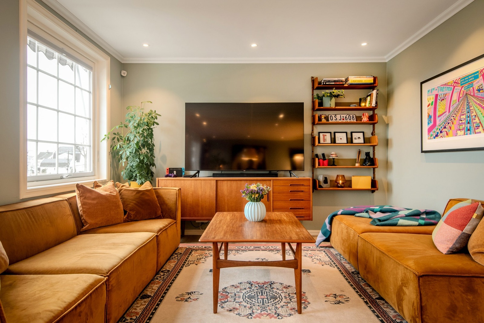 Stuen har god plass til hele familien. Galleribilde