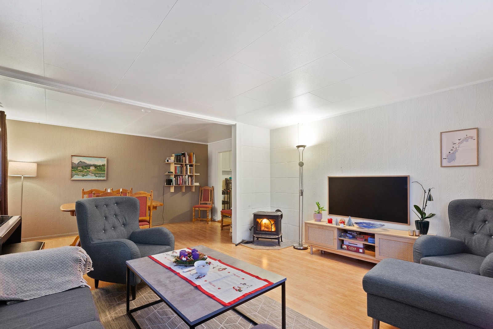 Lys og trivelig stue. Galleribilde