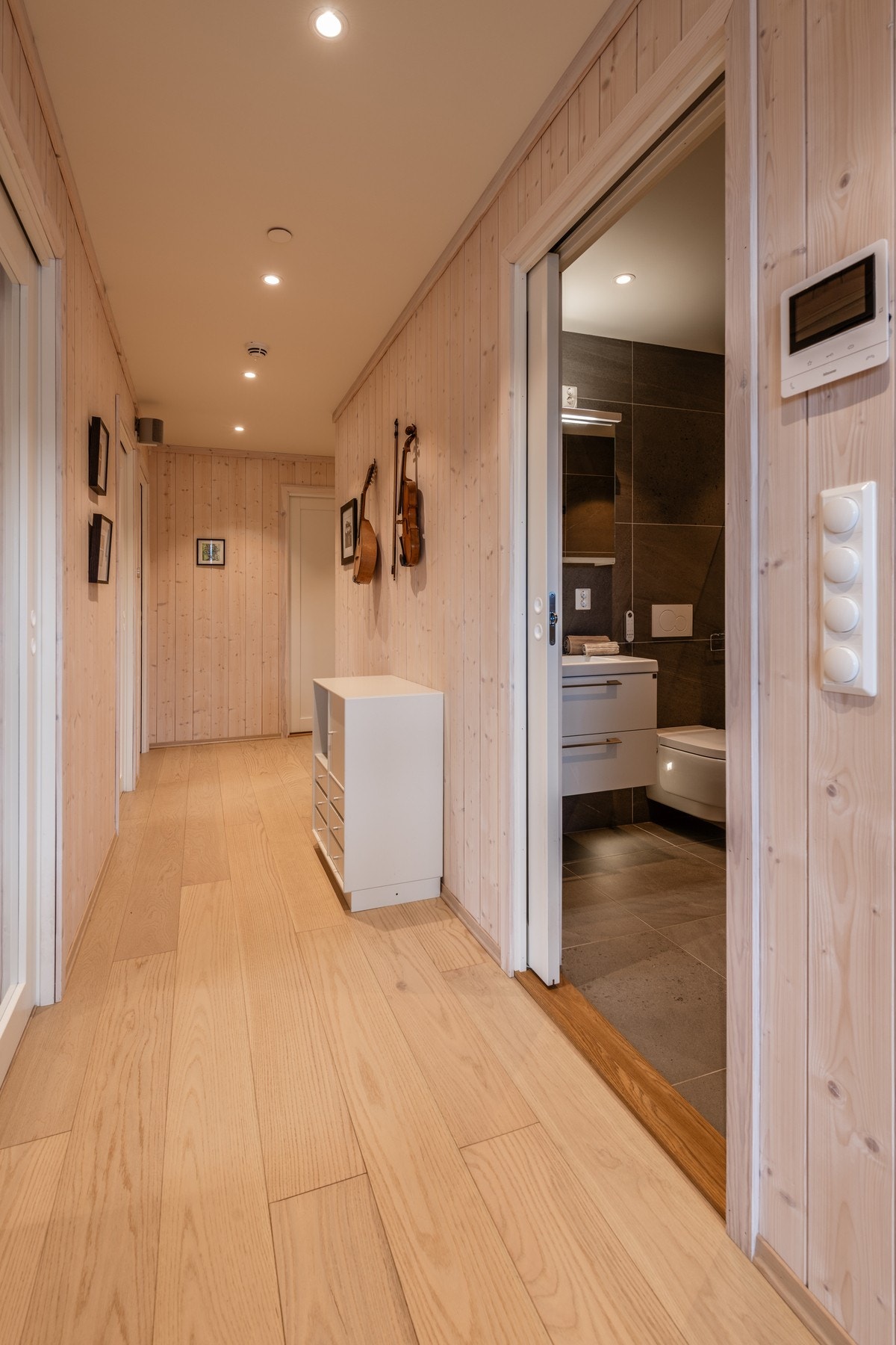 Leiligheten har to flotte bad Galleribilde