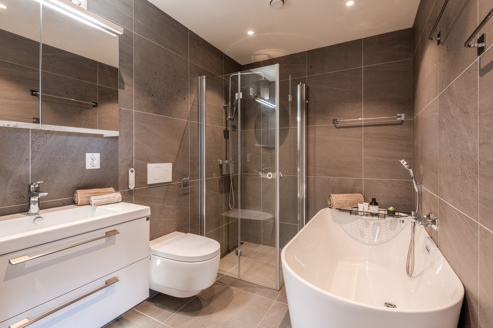 Avslutt dagen med et varmt bad i avslappende omgivelser Galleribilde