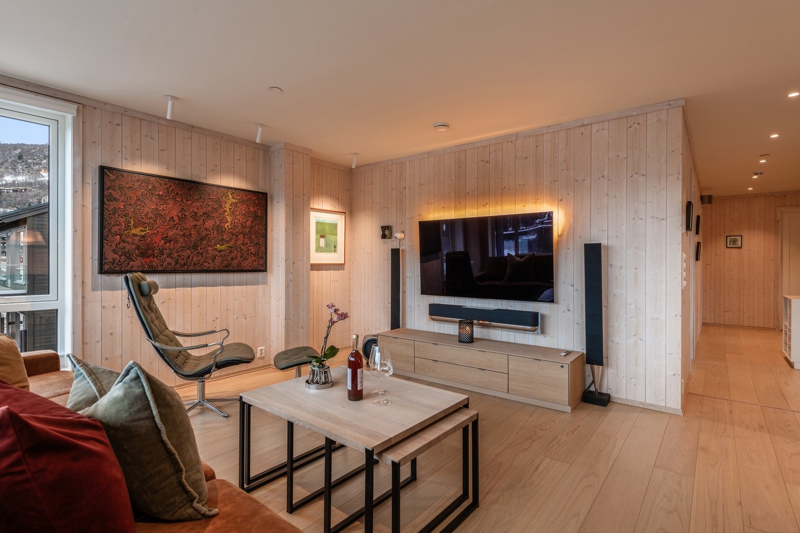 Alle gulv i leiligheten har vannbåren varme Galleribilde