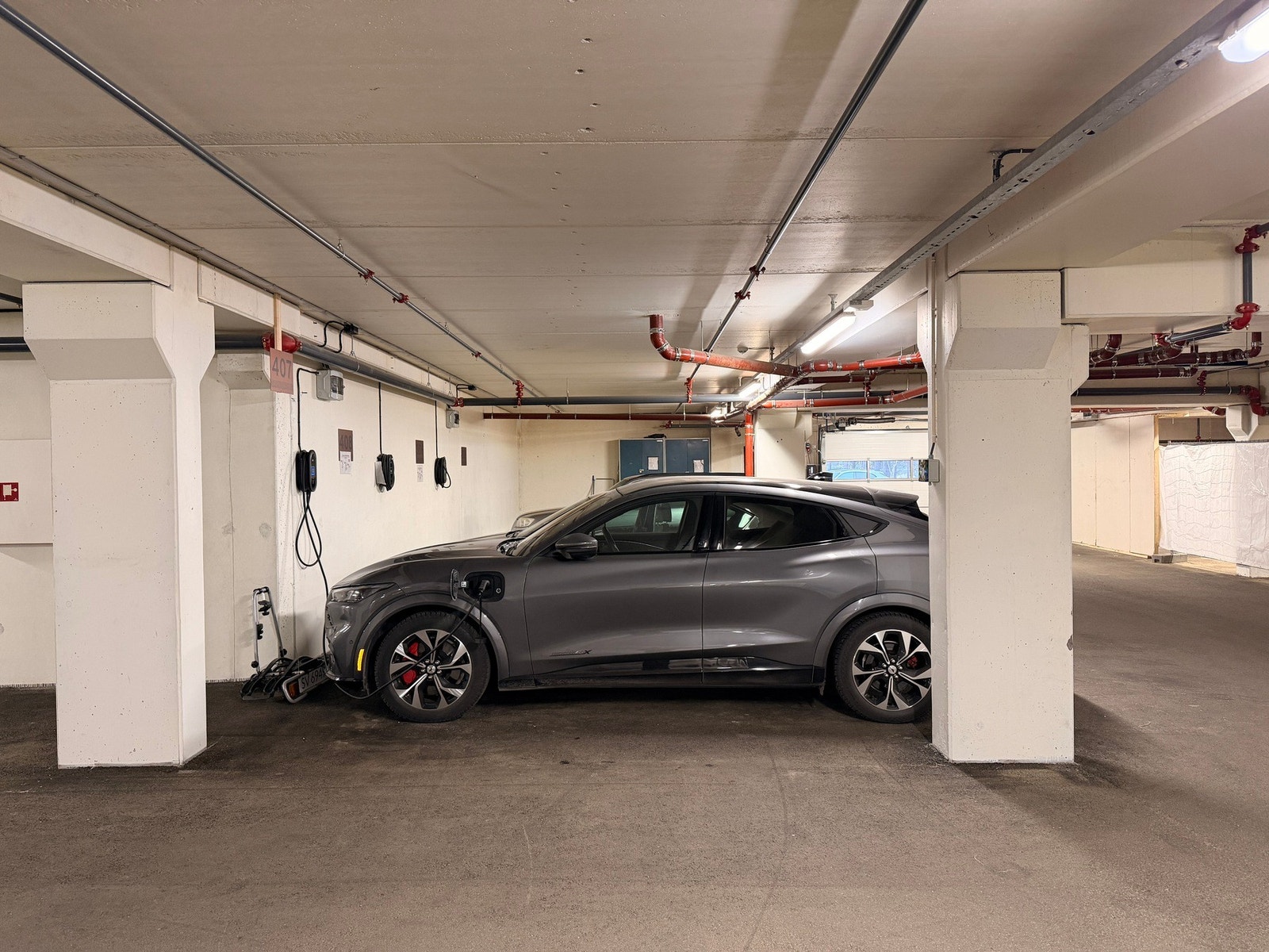 Garasjeplass i felles anlegg Galleribilde