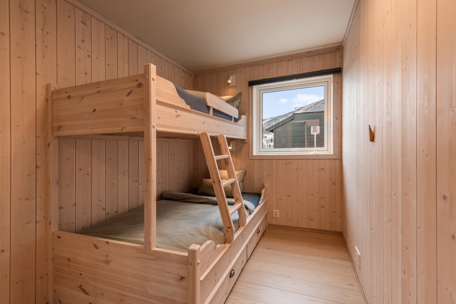 Lyst og koselig soverom Galleribilde