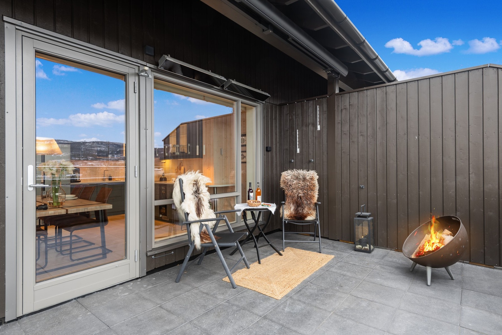 Terrassevarmere gjør det enkelt å benytte terrassen også på vinterstid Galleribilde