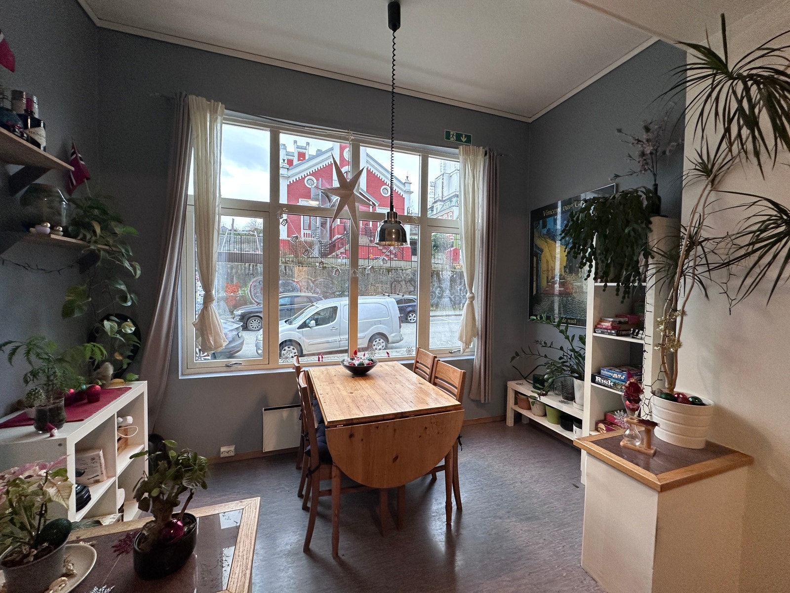 Stor felles stue/kjøkken Galleribilde