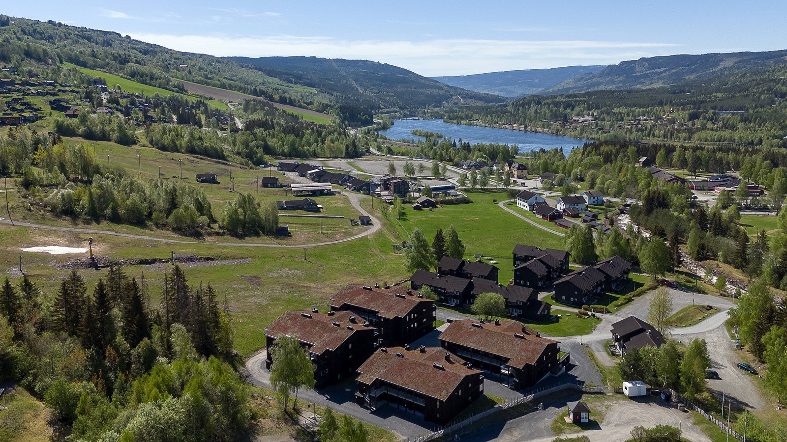 Beliggende helt inntil alpinbakken. Gangavstand til Gondolen for de som ønsker enkel tilgang til langrennsløyper. Galleribilde
