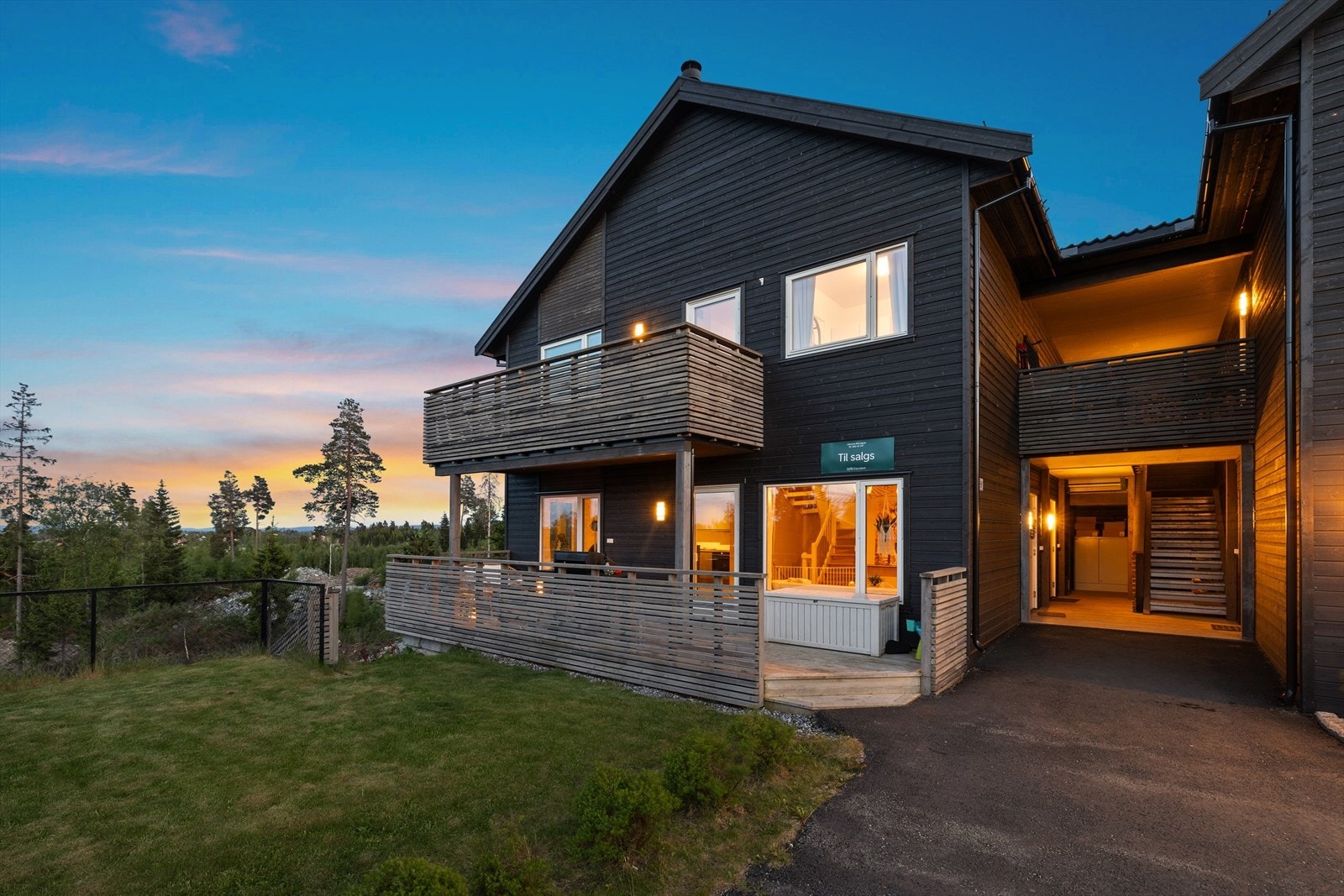 DNB Eiendom v/ Johanna Wenngren har den store gleden av å presentere Ludvig Brustads veg 58B - en nydelig, strøken familiebolig ny i 2020. Her er det bare å flytte rett inn! Galleribilde