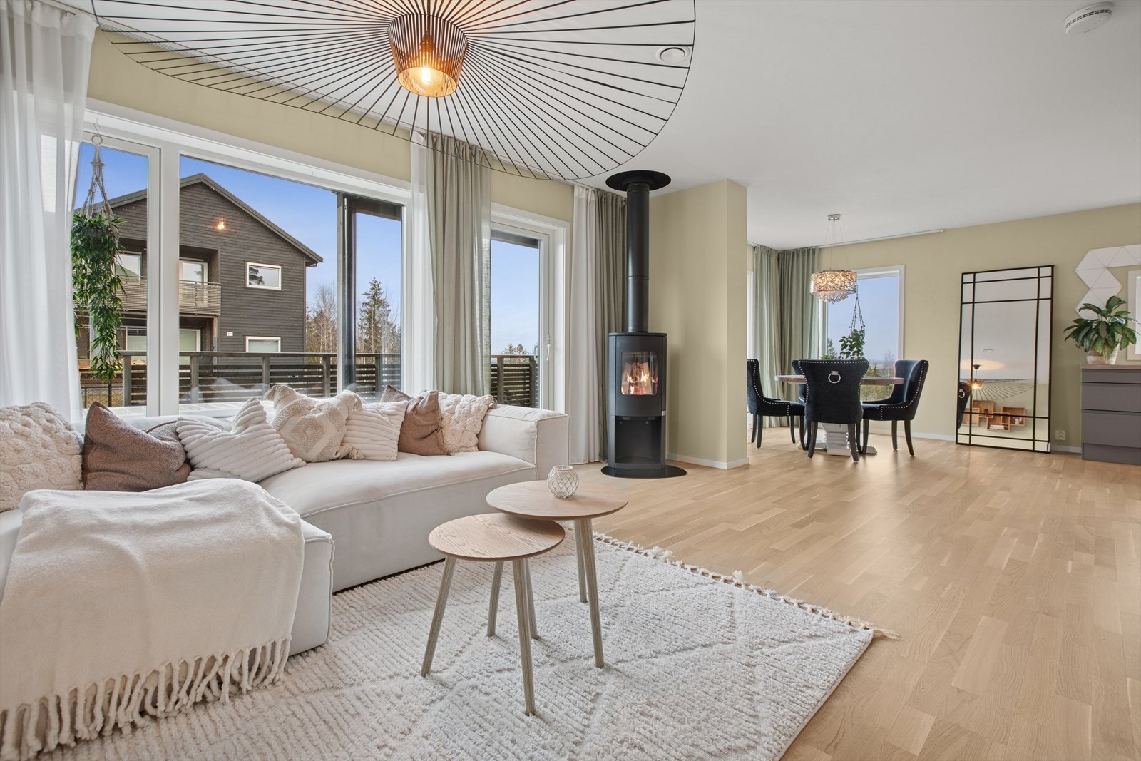 DNB Eiendom v/ Johanna Wenngren har den store gleden av å presentere Ludvig Brustads veg 58B. En flott familiebolig med "rekkehusfølelse". Galleribilde