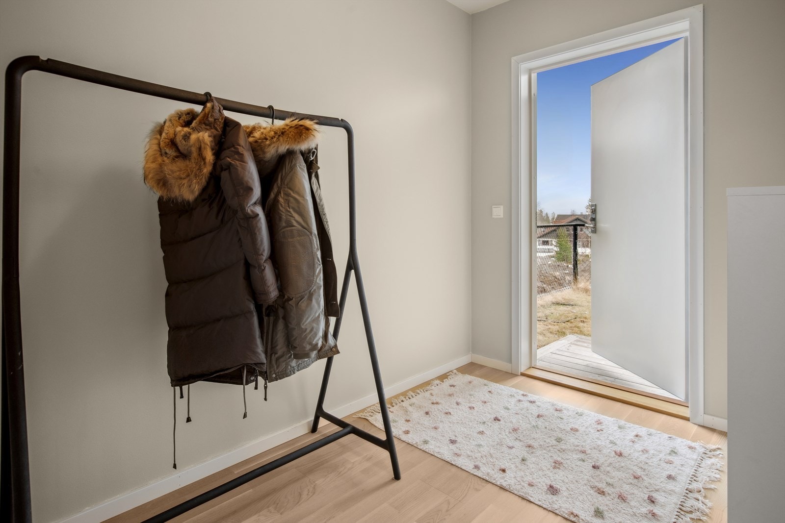 Herifra kommer du ut til hageparsell. Galleribilde