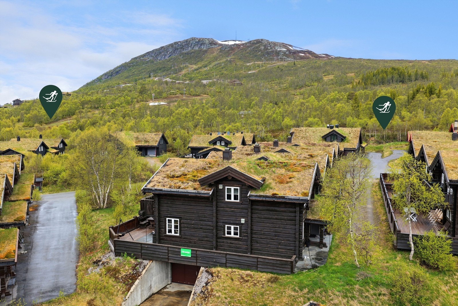 Sentralt beliggende med kort vei til skisenter og oppkjørte skiløyper. Galleribilde