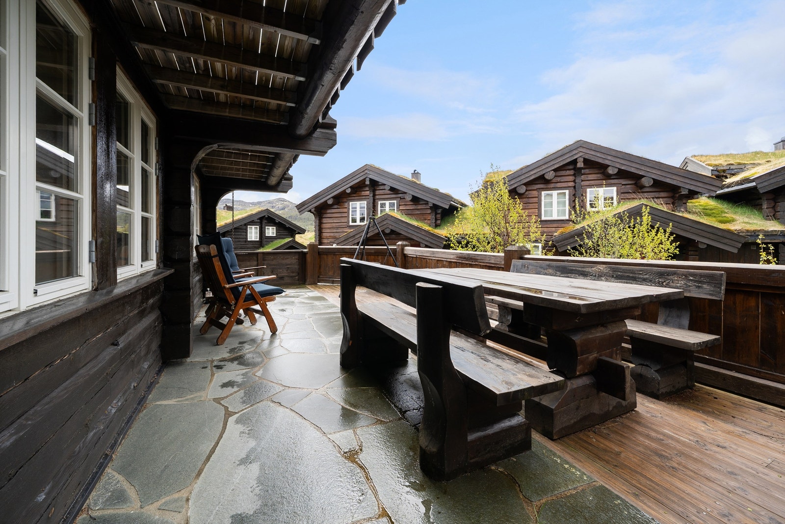 Stor terrasse ut fra stuen Galleribilde