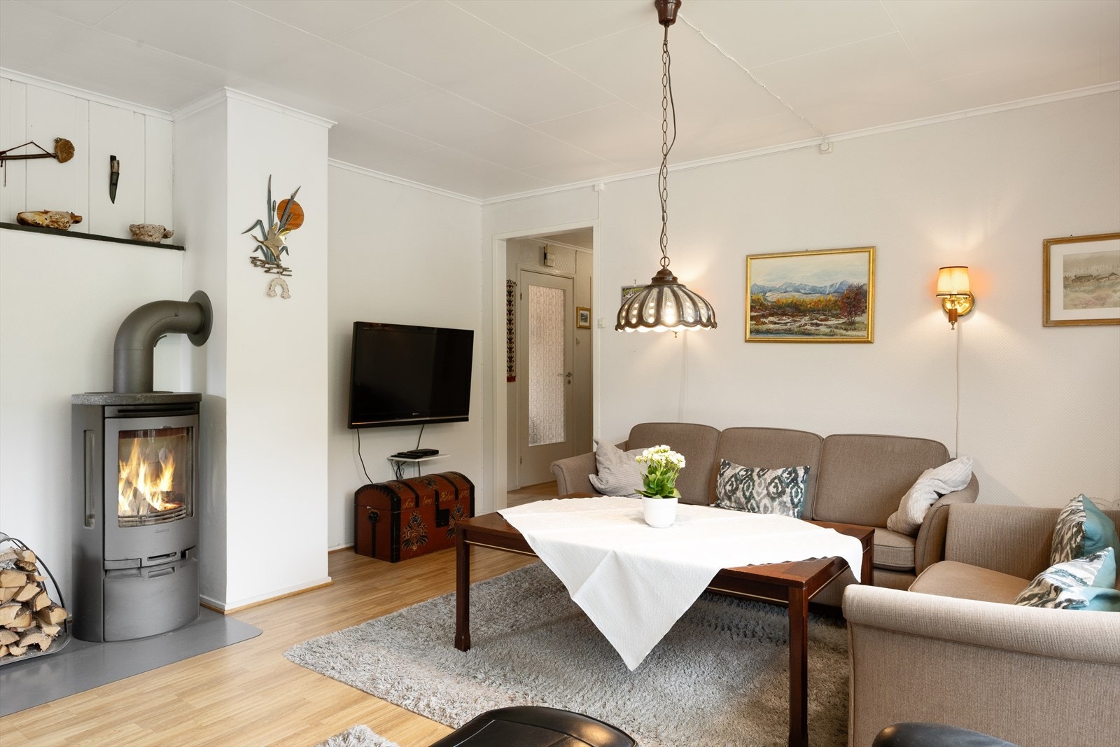 Peisovnen gir god varme, og varmepumpe sørger for jevn temperatur. Galleribilde