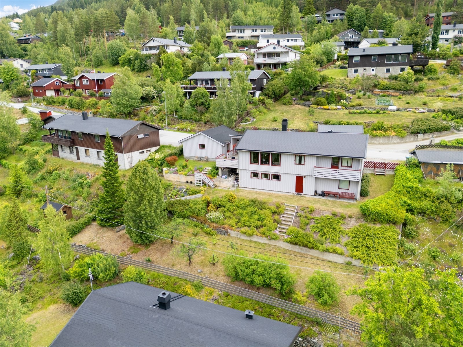 Områdebilder - Nærmeste busstopp ligger få meter unna boligen. Galleribilde