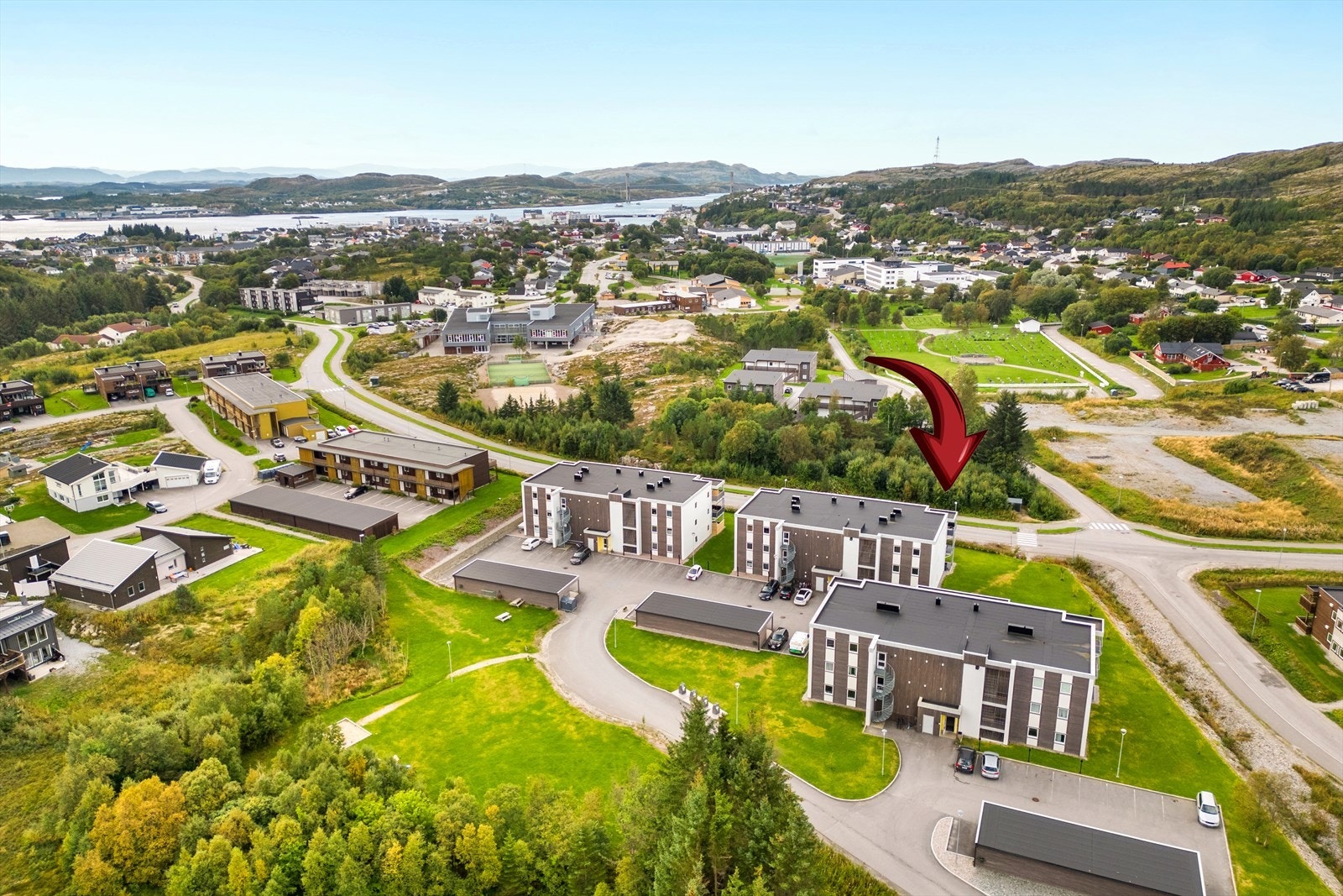 Leiligheten er en hjørneleilighet og med gode solforhold Galleribilde