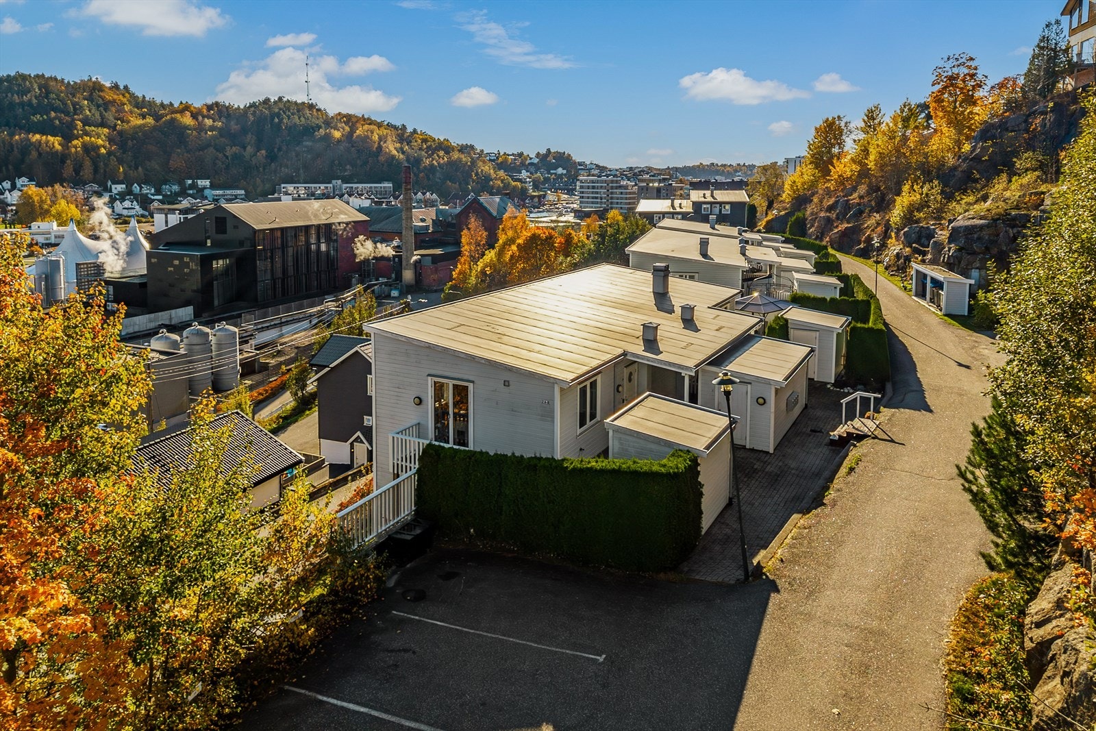 Flotte turområder i Preståsen.
Nærheten til sjøen gjør at en automatisk trekkes ned mot brygga med flotte gjesteanlegg, restauranter, fiskehandel m.m. Galleribilde
