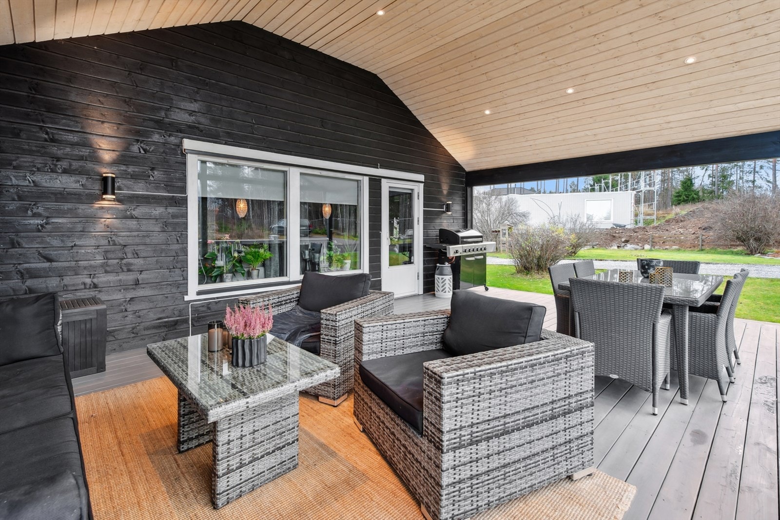 Her er plass til hele familien når de fine sommerdagene skal nytes utendørs. Galleribilde