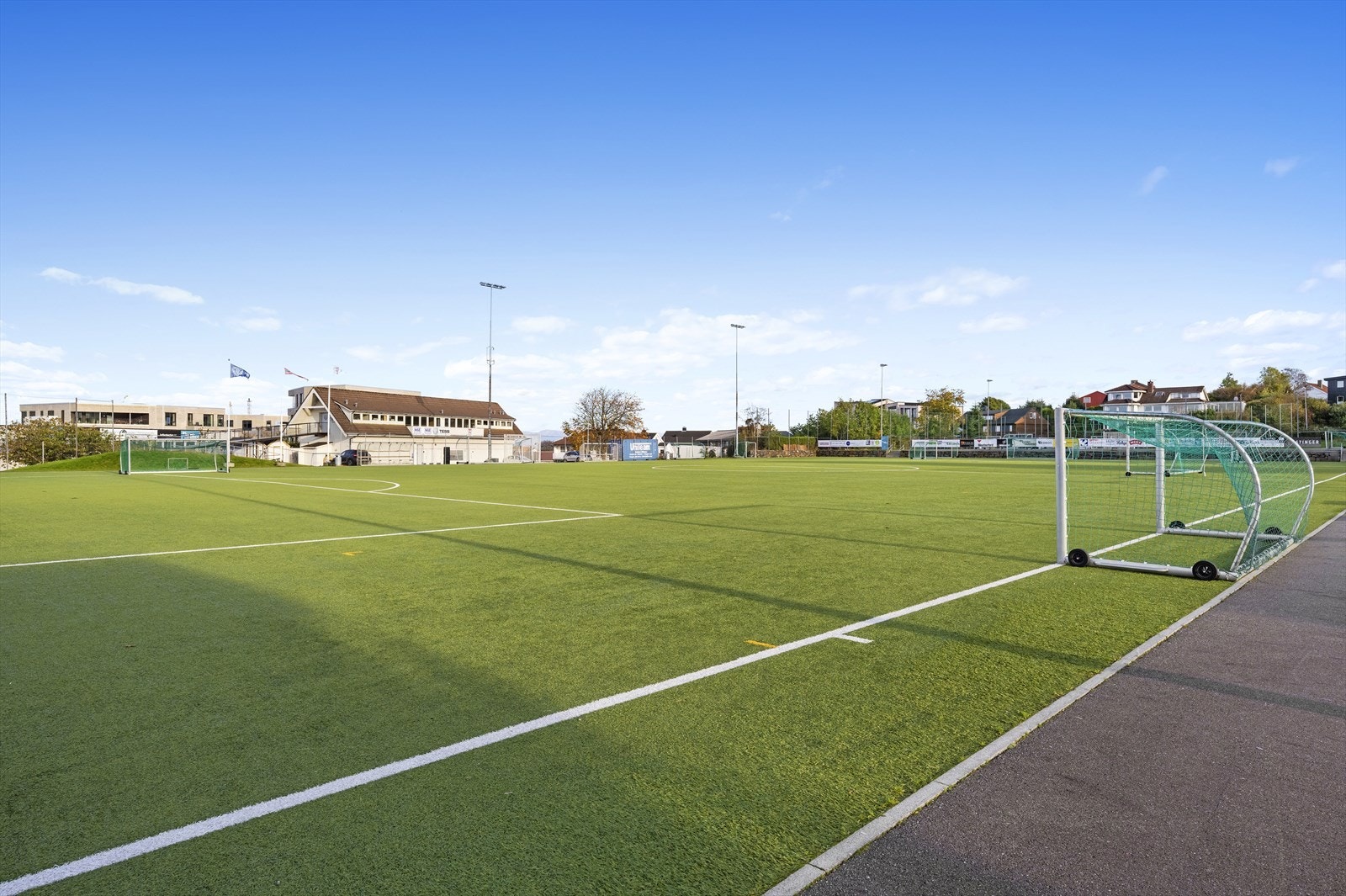 Stemmen Idrettsplass ligger også like ved. Galleribilde