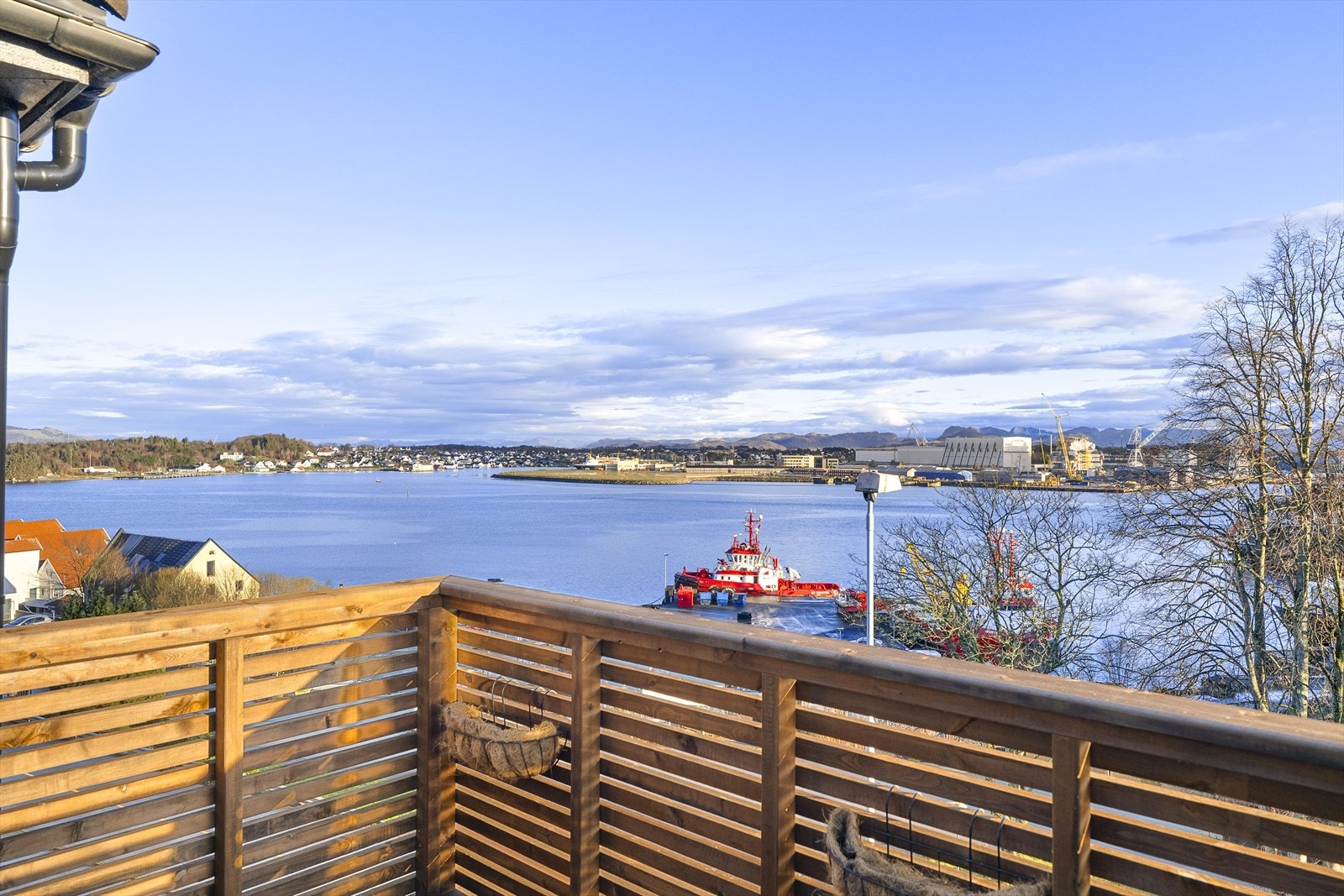 Den åpne utsikten sørger for fullt privatliv, uten innsyn til leiligheten. Galleribilde