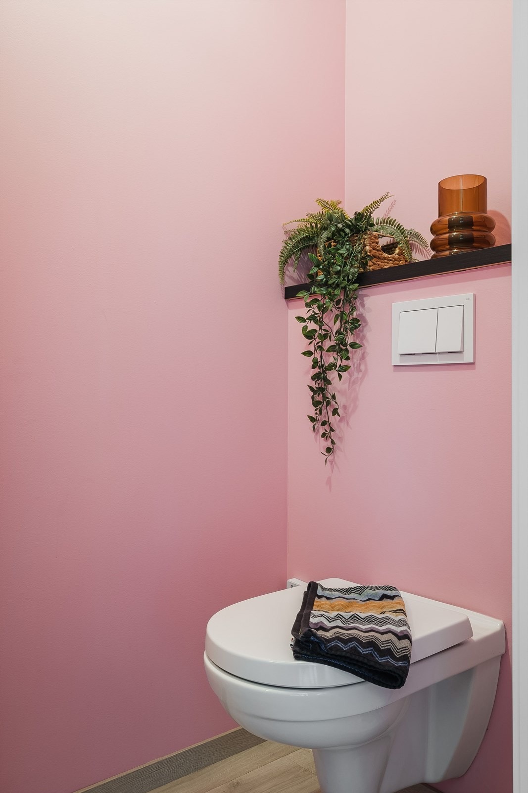 Toalettrommet ligger innenfor spisskammerset. Galleribilde