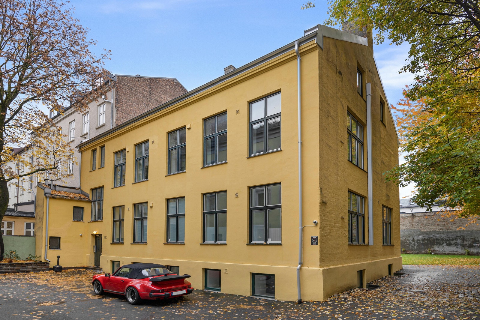 Fasade og inngang Galleribilde