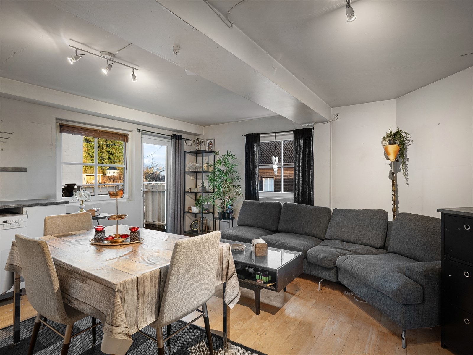 Stue med utgang til balkong Galleribilde