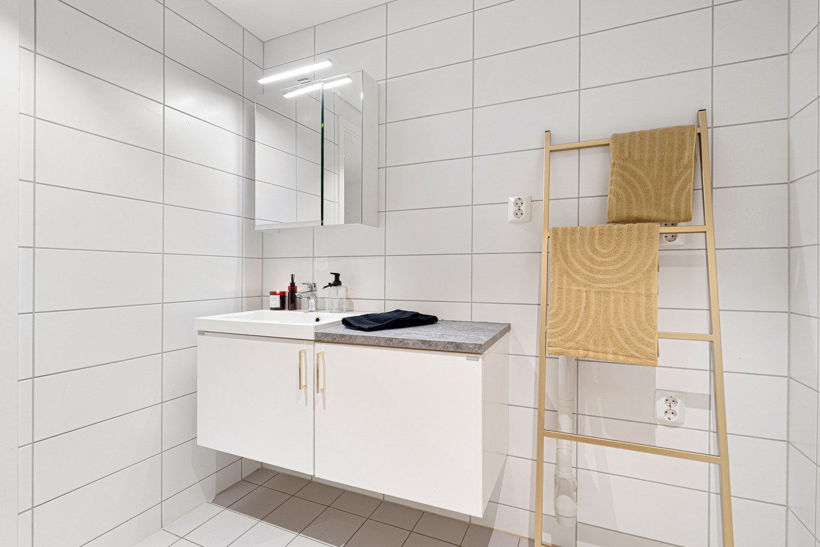 Det er lagt opp ekstra stikkontakter som gir fleksible muligheter for vaskemaskin, tørketrommel og annet utstyr du måtte trenge. Galleribilde