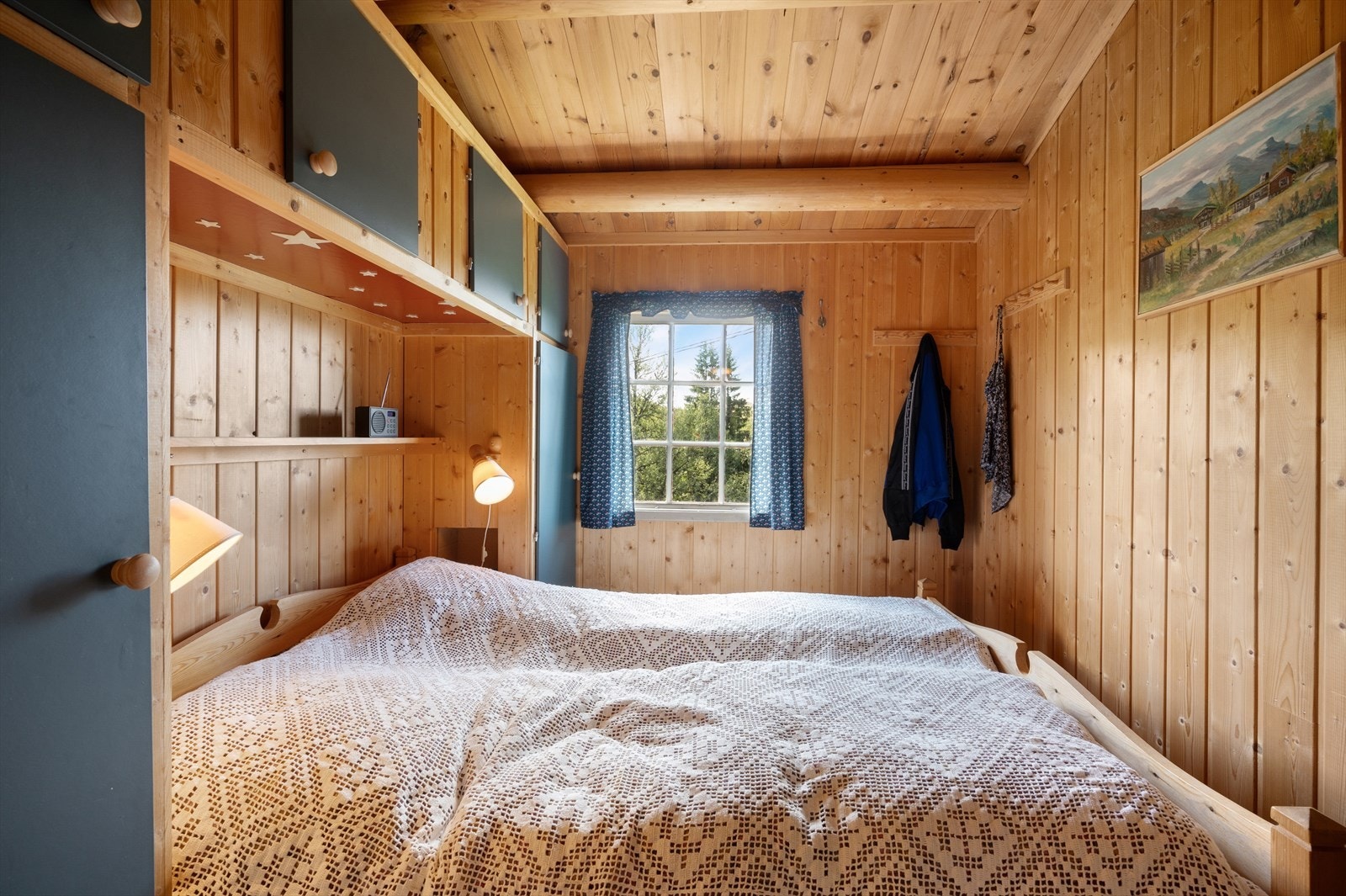 Det er tre soverom i hytta. Galleribilde