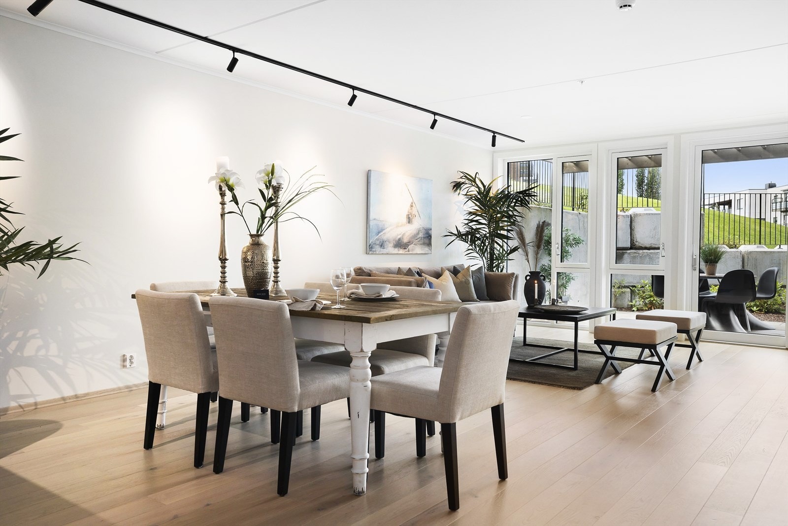 Om du flytter fra enebolig er det godt å vite at det mye veggplass for plassering av møbler. Galleribilde