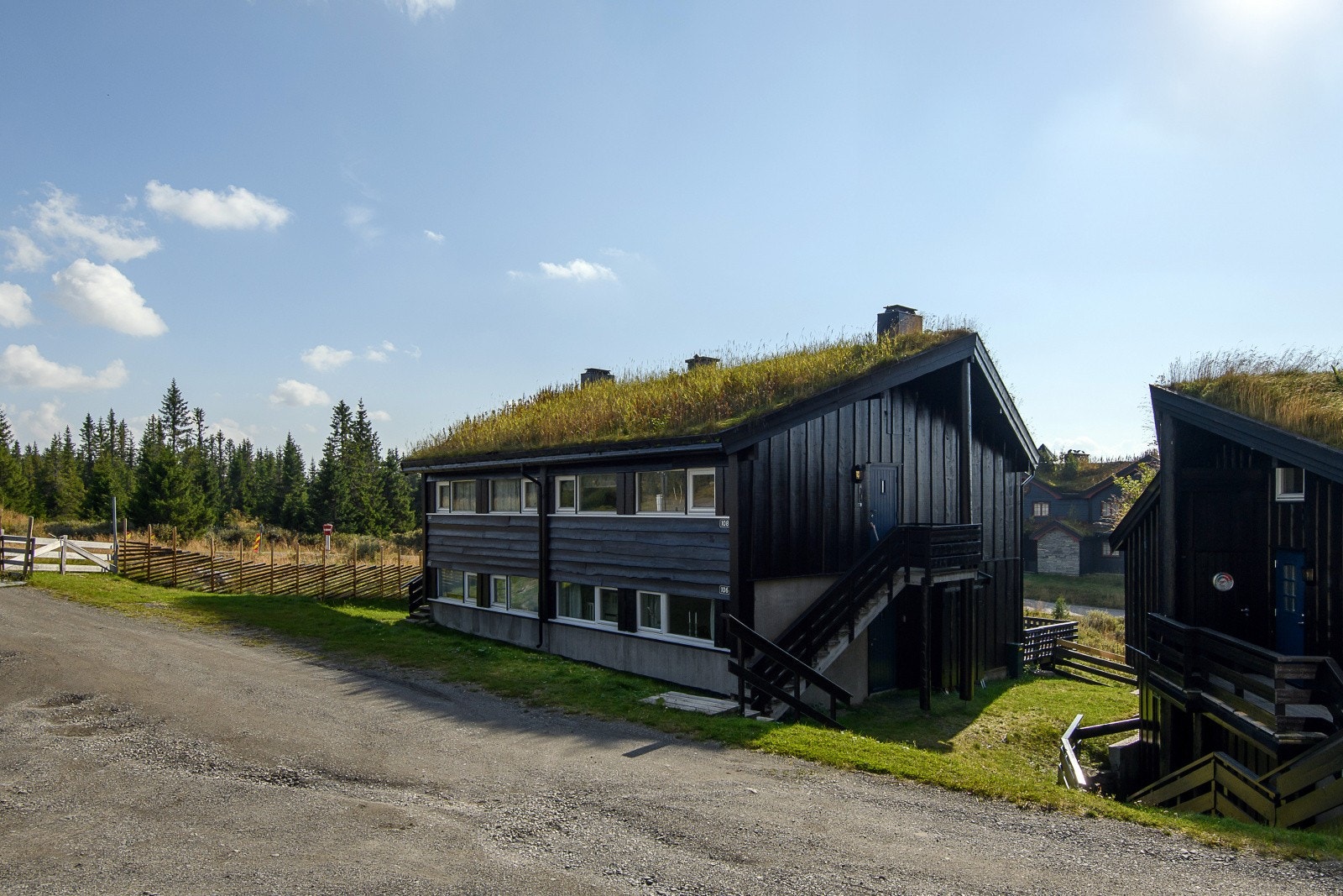 Sameiet ble utvendig malt sensommer 2024. Galleribilde