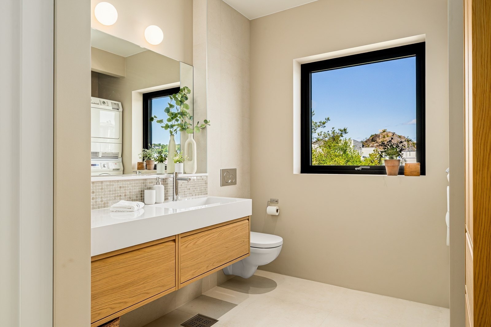 Ett av 3 lekre bad i samme stil Galleribilde