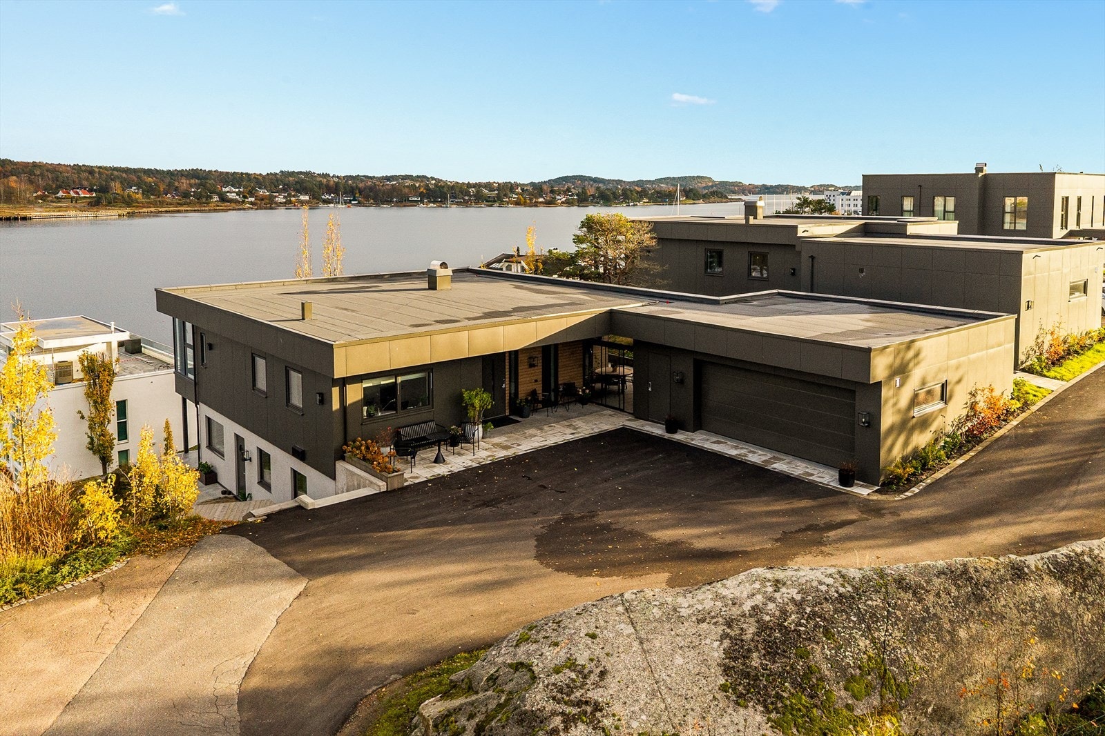 Fantastisk beliggenhet ved sjøen! Galleribilde