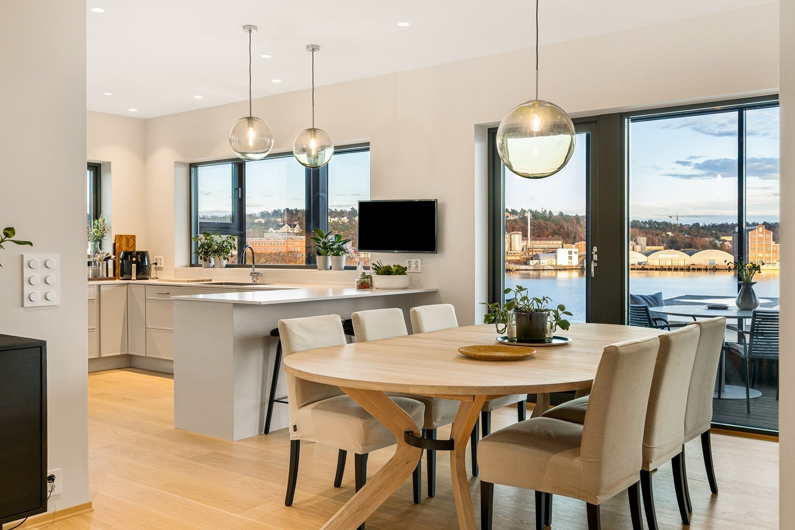 Mulighet for å dekke langbord til 18 til 20 personer Galleribilde