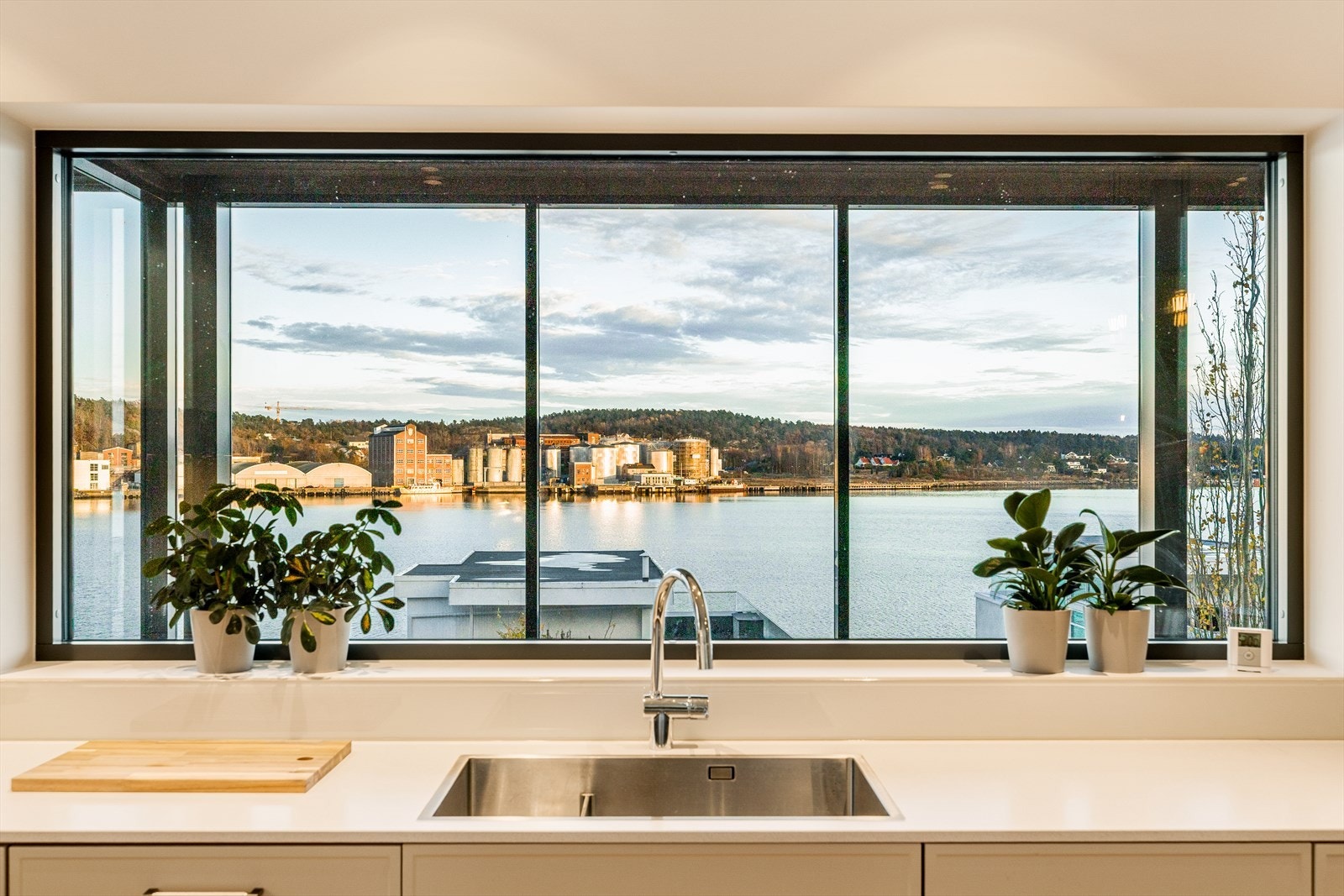 Drømmeutsikt fra kjøkkenbenken Galleribilde