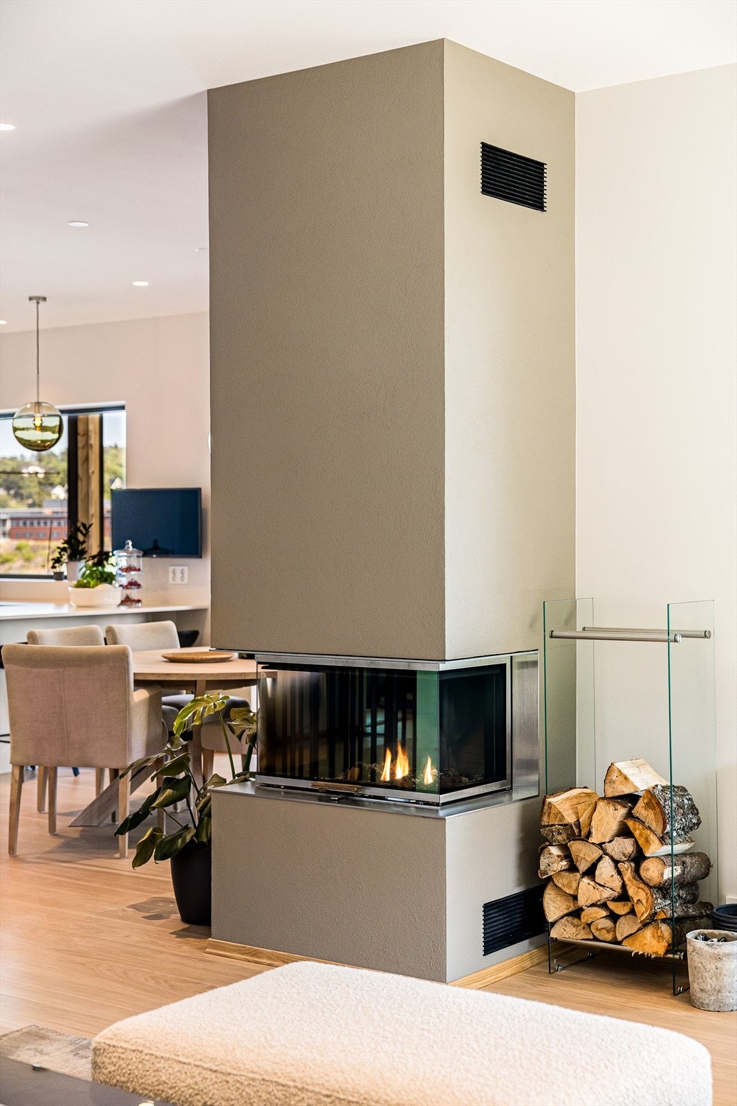 Lekker vedpeis med glass på 3 sider Galleribilde