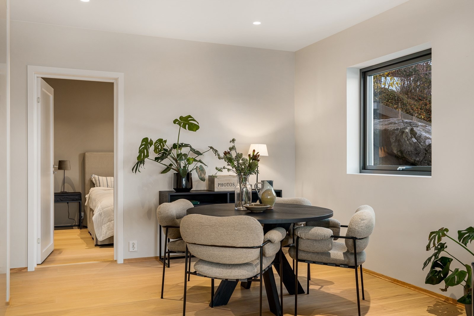 Plass til spisebord eller hjemmekontor Galleribilde