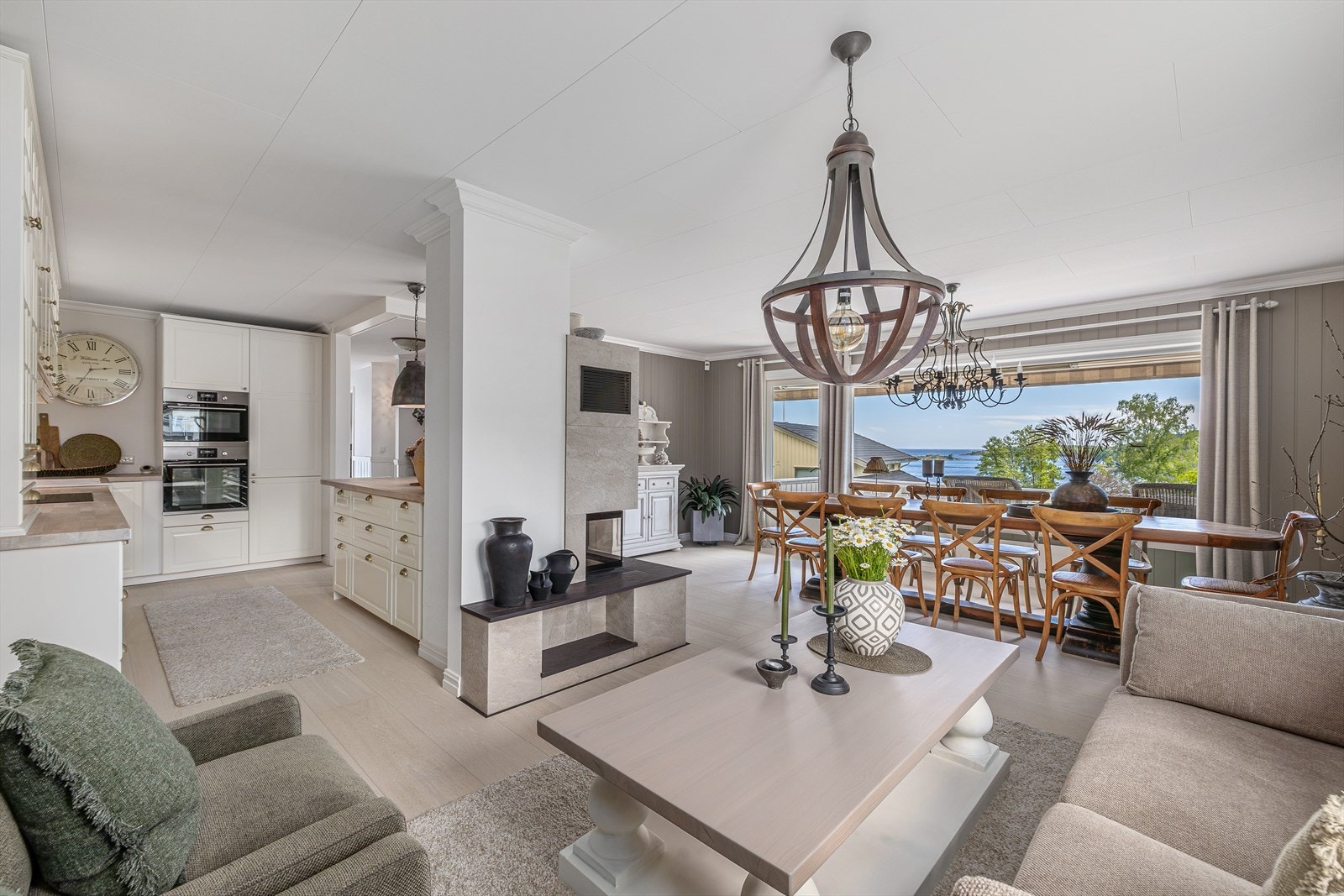 Fjordutsikt fra stue/kjøkken Galleribilde